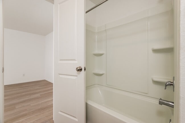 Building Photo - 4332 Levee Rdg