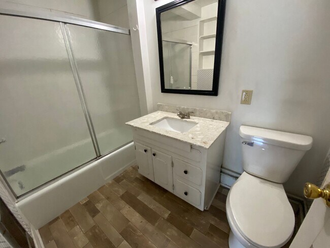 Building Photo - 304 6th Ave NW