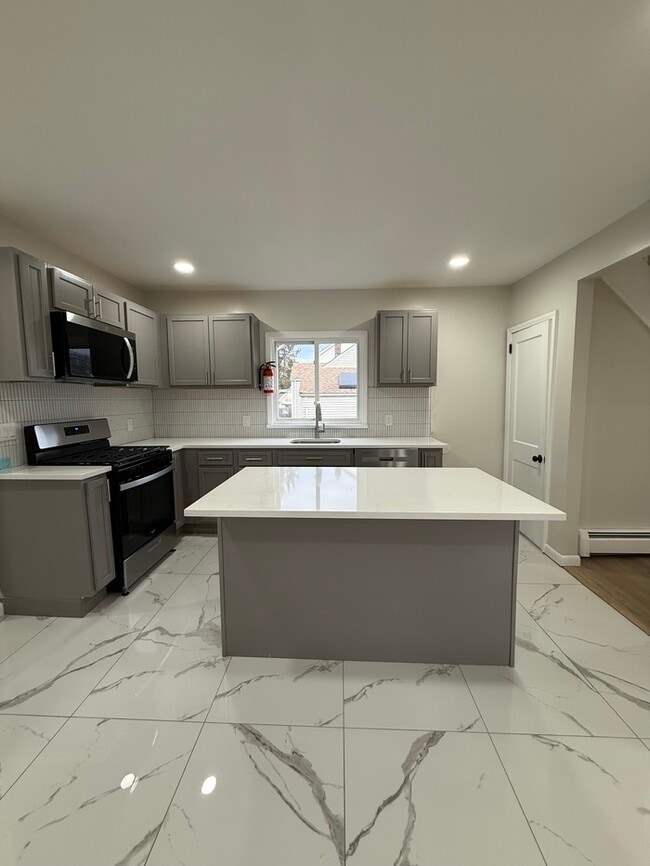 Building Photo - 255 N 1st Ave