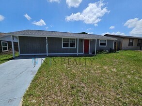Building Photo - Gorgeous 3/1 1080sf with UPDATED kitchen, ...