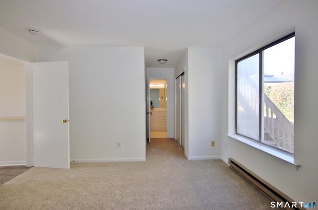 Building Photo - 15 Bungalow Park