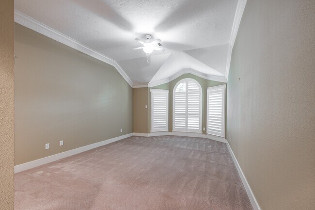 Building Photo - 2506 S Strathford Ln