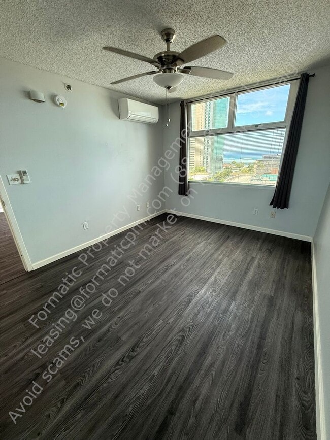 Building Photo - Live, Work & Play in the Heart of Honolulu...