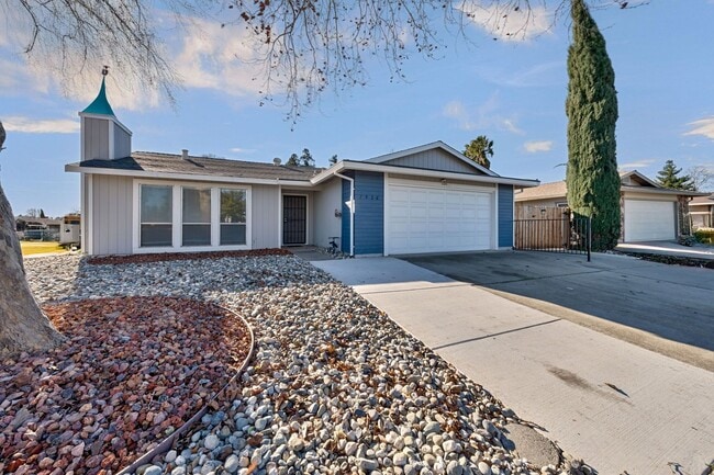 Building Photo - 7936 Sunrise Greens Dr