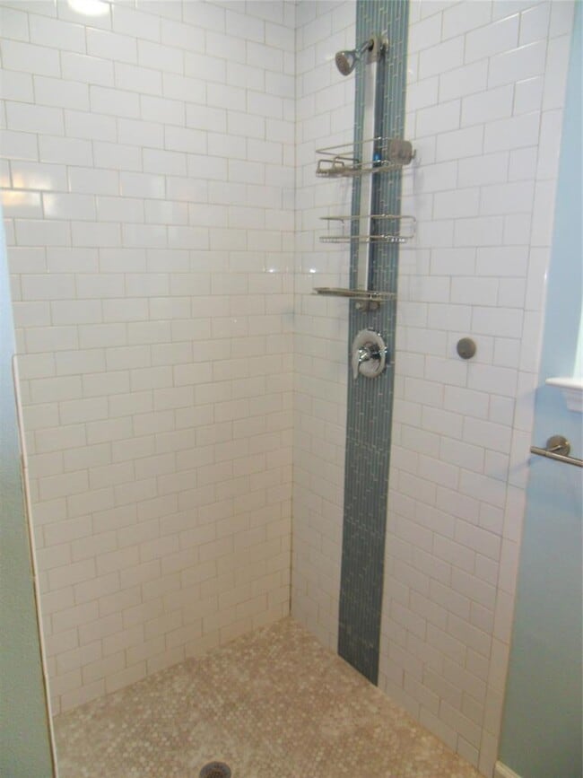 Building Photo - 1309 Singleton Ave
