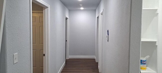 Building Photo - 3 Bedroom in Slaton