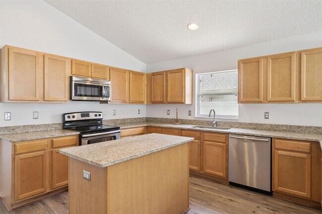 Building Photo - 622 Delancey Dr