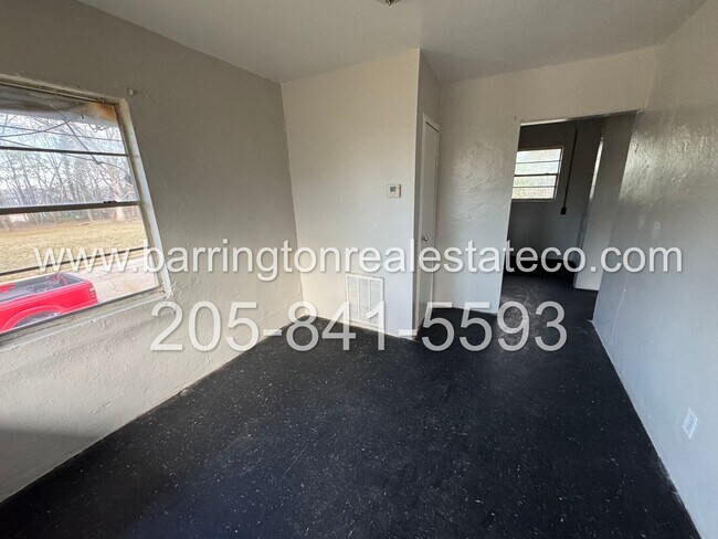 Building Photo - 341 Iota Ave S