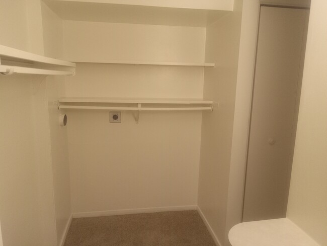 Walk in closet - 8049 Pippin Rd