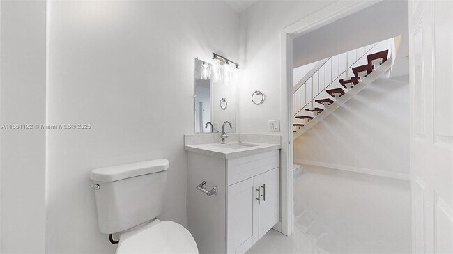 Building Photo - 917 SW 135th Ct