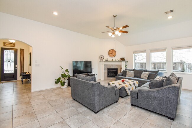 Building Photo - 12447 Girasole Ct