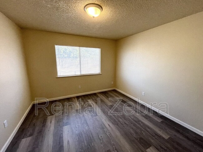 Building Photo - 1183 Kelso St