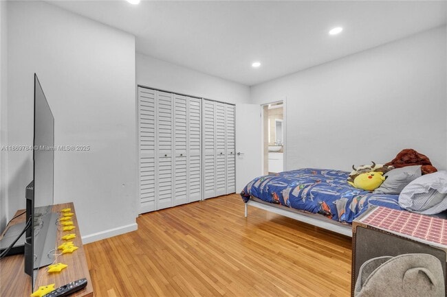Building Photo - 1100 El Rado St