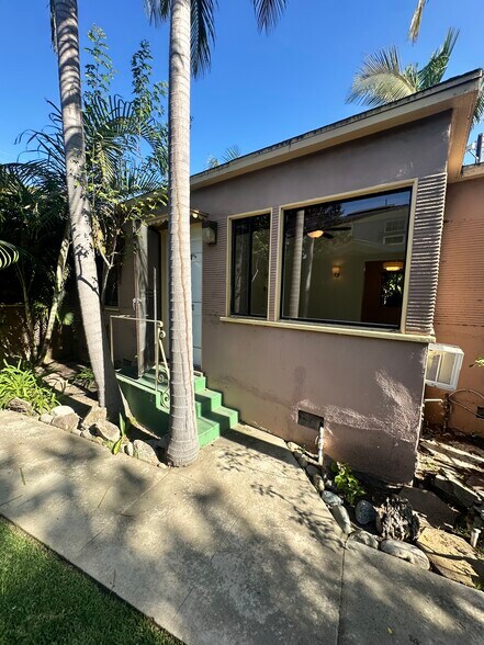 Primary Photo - 2538 1/2 Military Ave