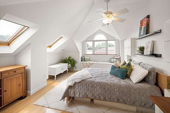 Building Photo - 32 Harvard St