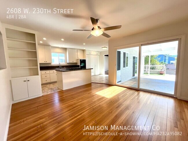 Building Photo - 2608 W 230th St