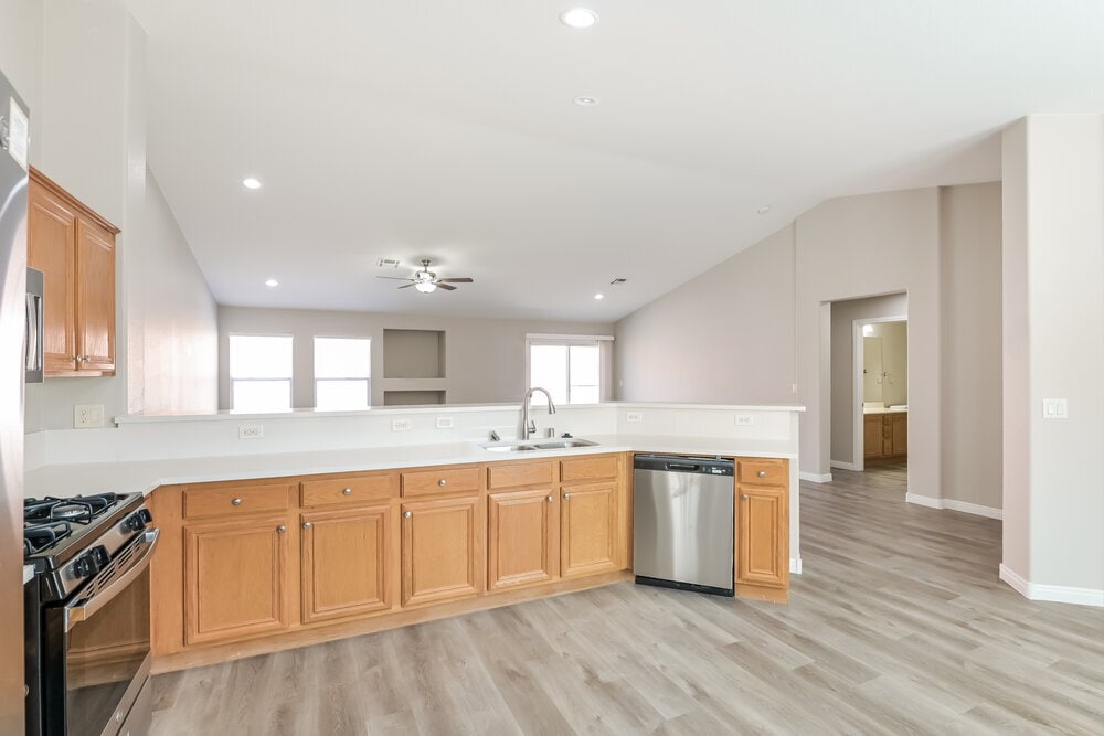 Building Photo - 1075 Silver Star St