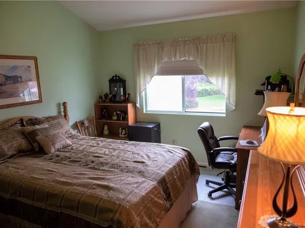 Building Photo - Meticulously maintained and updated end un...