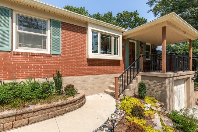 Building Photo - 2BD/2BATH Rockhill Home!