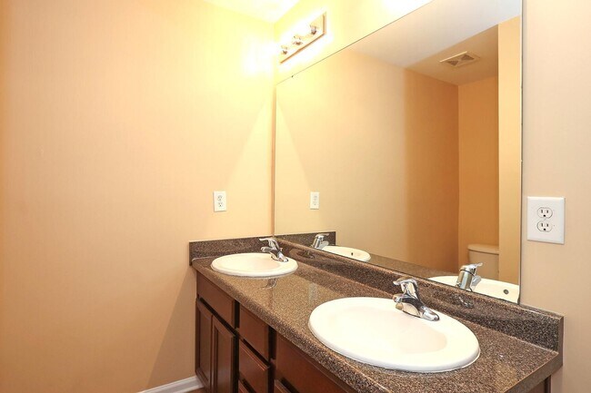 Building Photo - Weddington2664