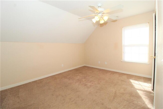 Building Photo - 2581 Bowman Dr