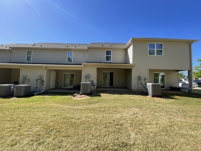 Building Photo - 2062 Wiggins Village Dr