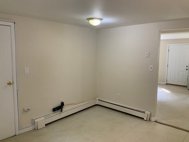 Building Photo - 300 Ketchamtown Rd