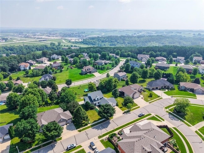 Building Photo - 5182 Southern Ridge Ln SW