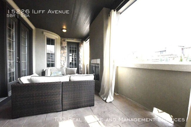 Building Photo - Solterra Home for Rent!