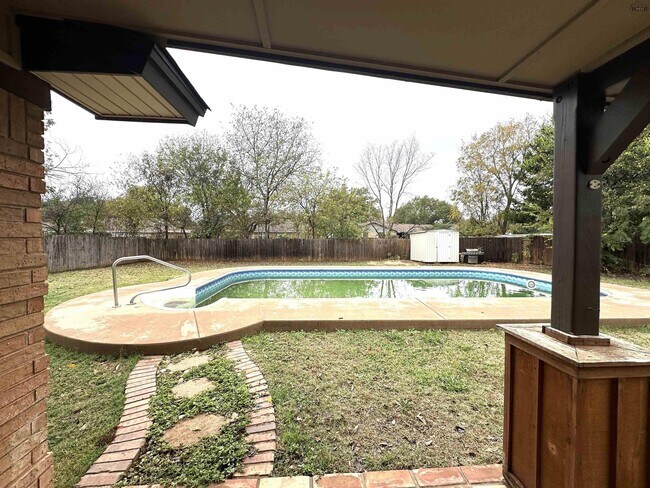 Building Photo - 2902 McNiel Ave