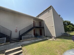 Building Photo - 1123 Southwood Dr