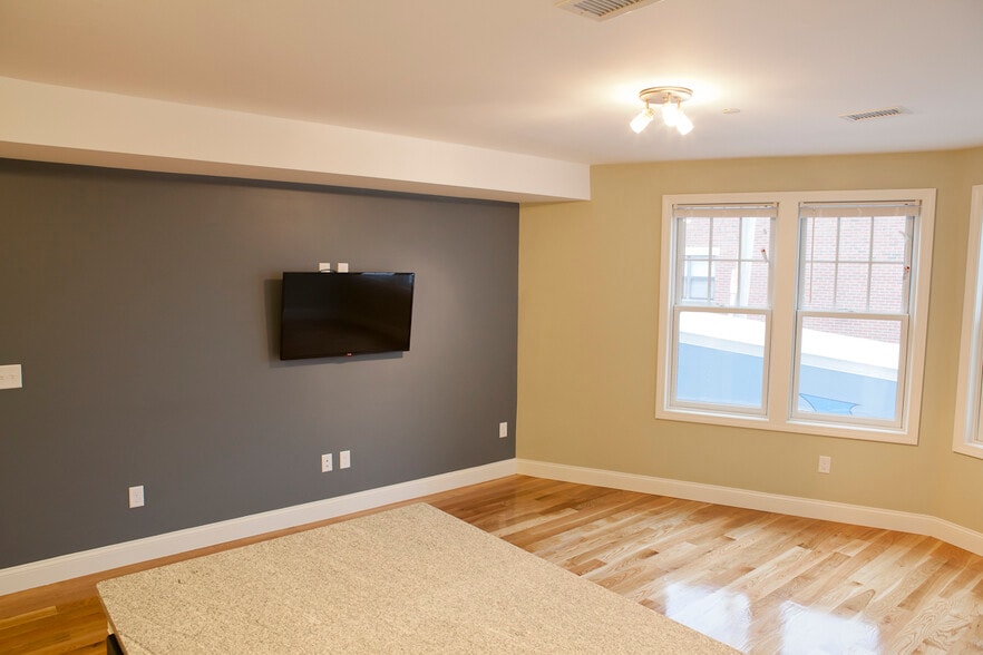 Images are representative samples of the advertised unit. Actual units shown during tours may differ - 26 Darling St