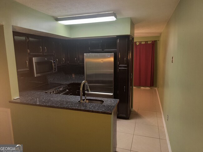 Building Photo - 105 Governors Dr