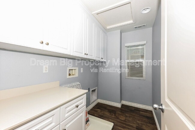 Building Photo - 17007 Raven St