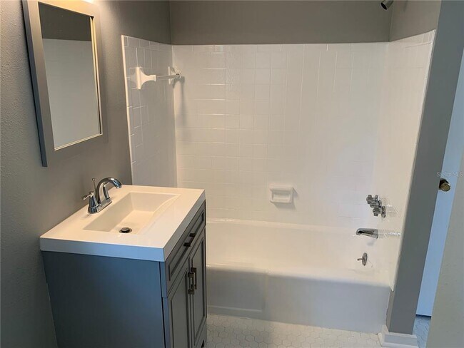 Building Photo - 3516 W San Pedro St