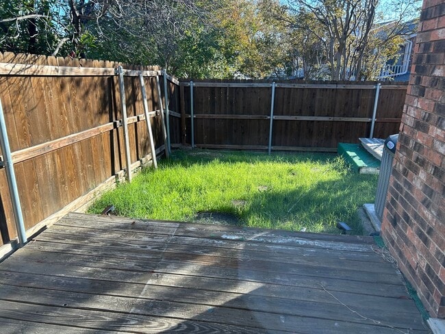 Building Photo - Ready to move in...