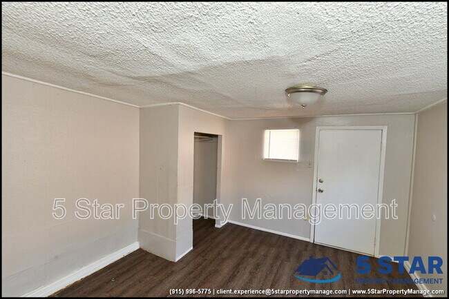 Building Photo - 3519 Douglas Ave