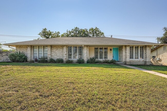 Primary Photo - 5313 Basswood Ln