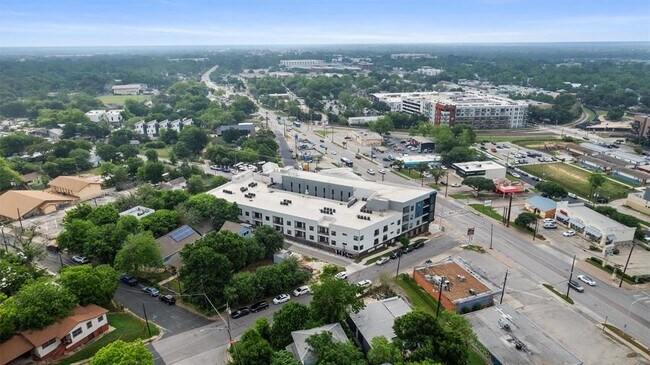 Building Photo - 2220 Webberville Rd