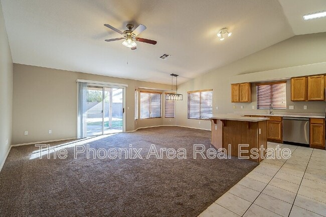 Building Photo - 251 W Windsor Dr