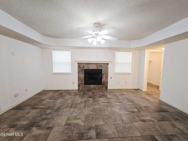 Building Photo - 1504 Bill Mueller Pl