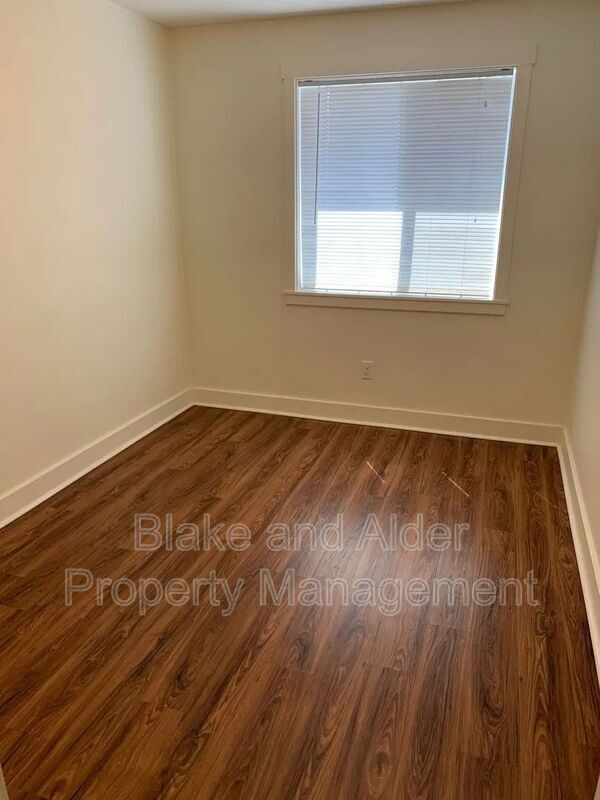 Building Photo - 8211 N Montana Ave