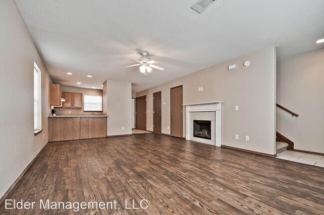 Building Photo - 2215 Hidden Lake St