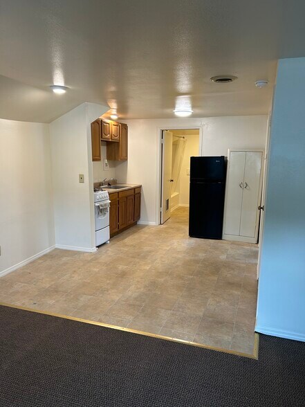 Building Photo - 216 Connelly Ave