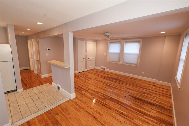 Building Photo - 33 Paragon Rd