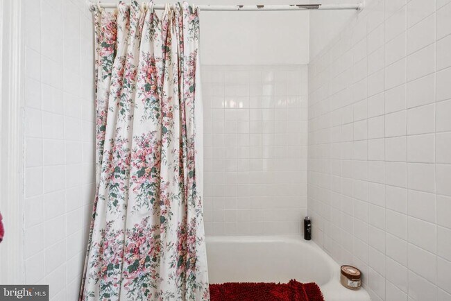 Building Photo - 2031 Locust St