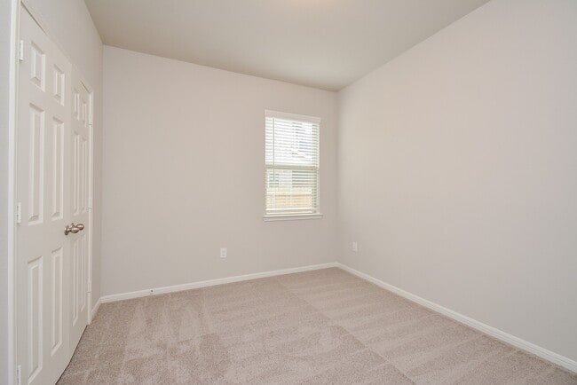 Building Photo - 27326 Grey Fox Run