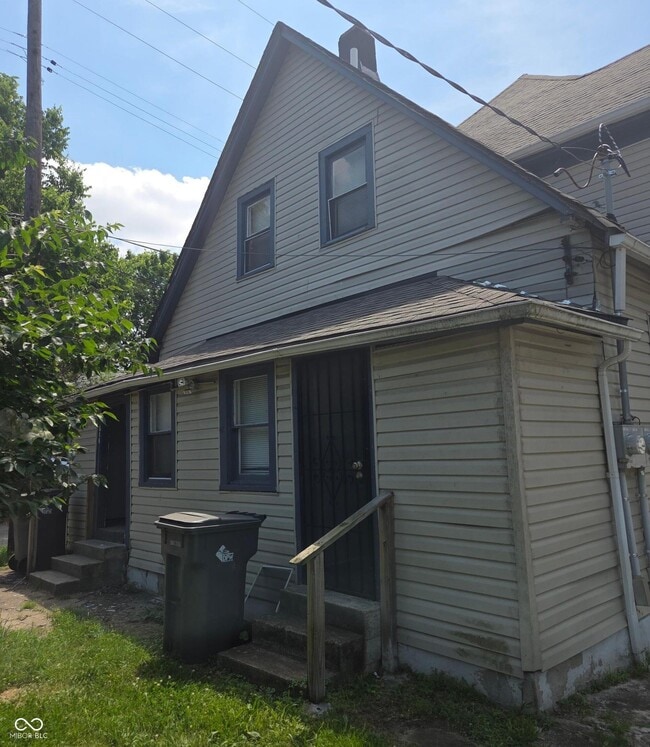 Building Photo - 516 W 28th St
