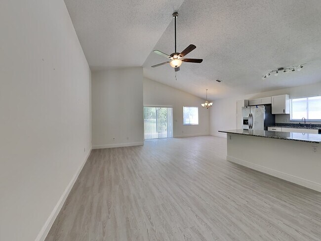 Building Photo - 13838 Ginger Creek Blvd