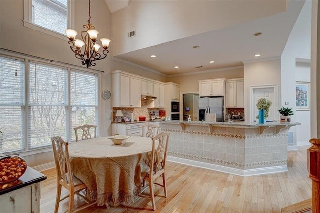 Building Photo - 5962 Spalding Park Pl